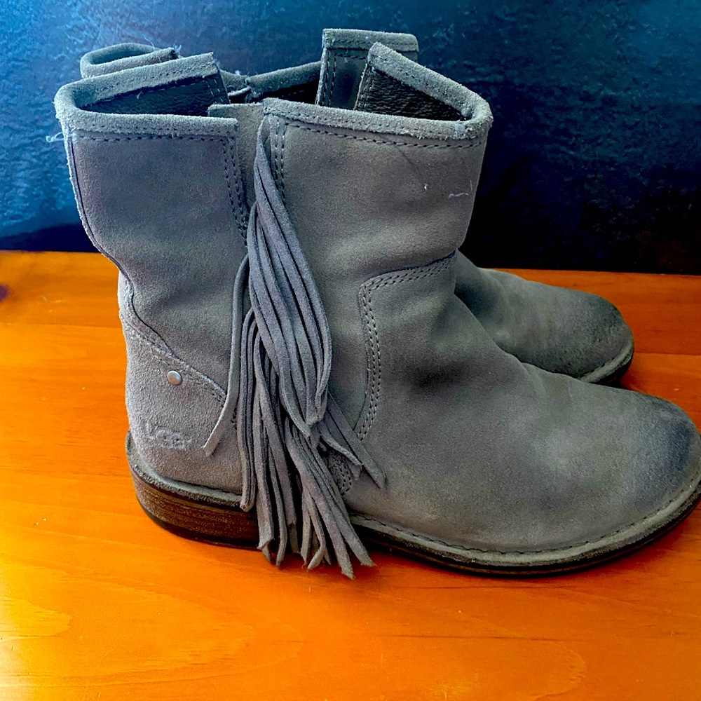 COPY - UGG LAYNE Grey Short Fringe Western Burnish Suede Boots